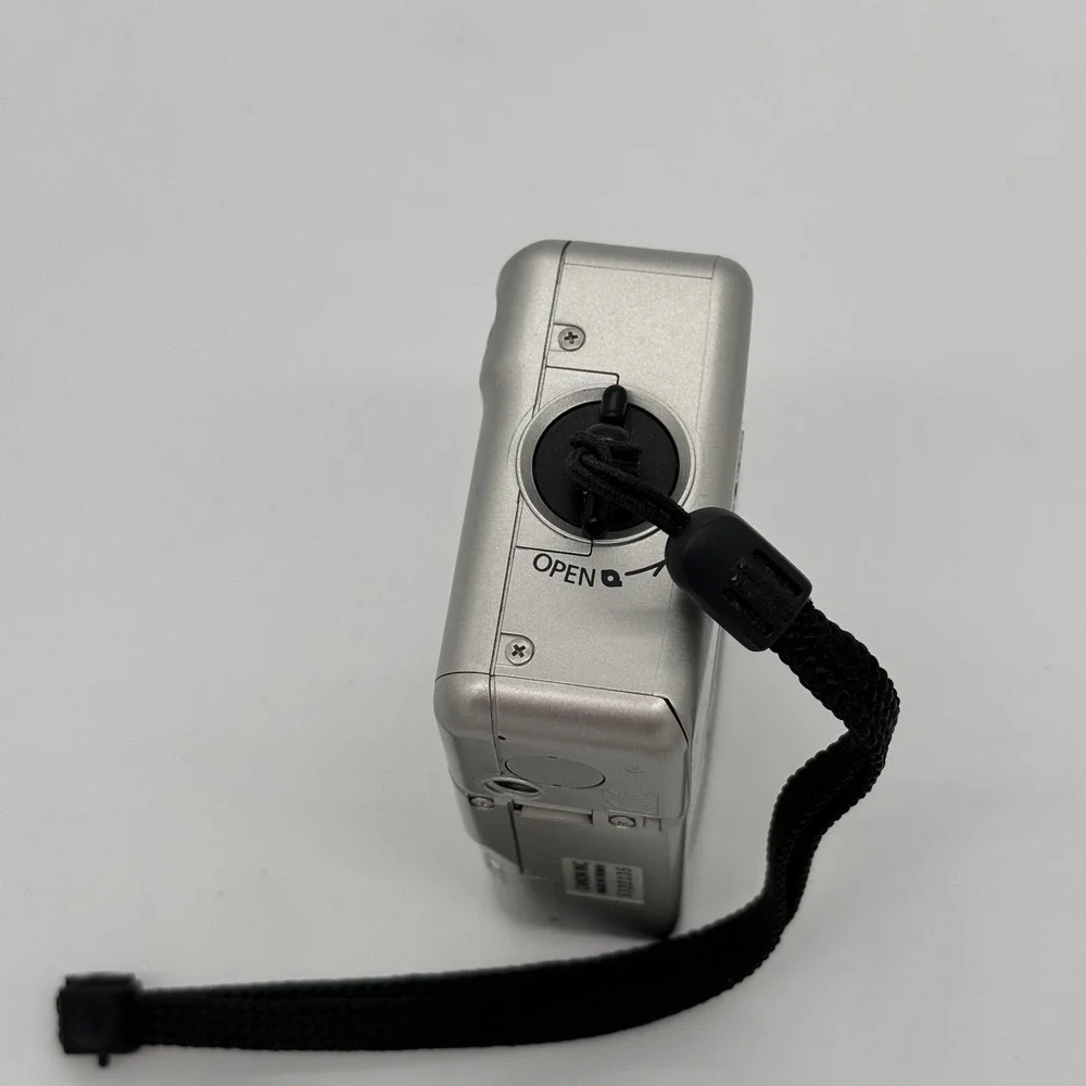 Canon ELPH LT 260 APS Point‎ & Shoot Film Canon Zoom Lens Compact Camera Silver